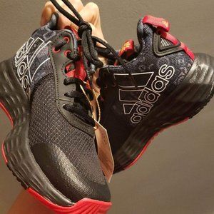 Boys Size 2 Adidas Basketball Shoes
